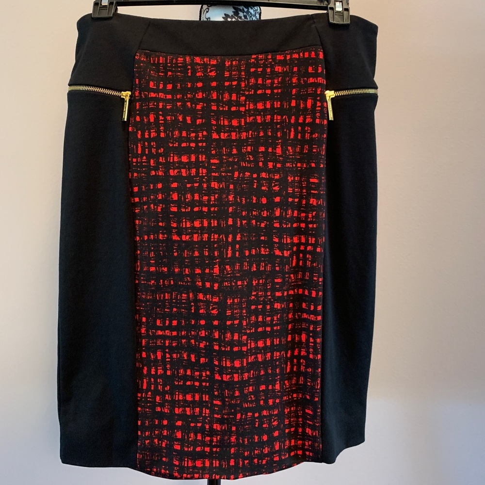Michael Kors Size XL Skirt in Black and Red with Gold Zippers.